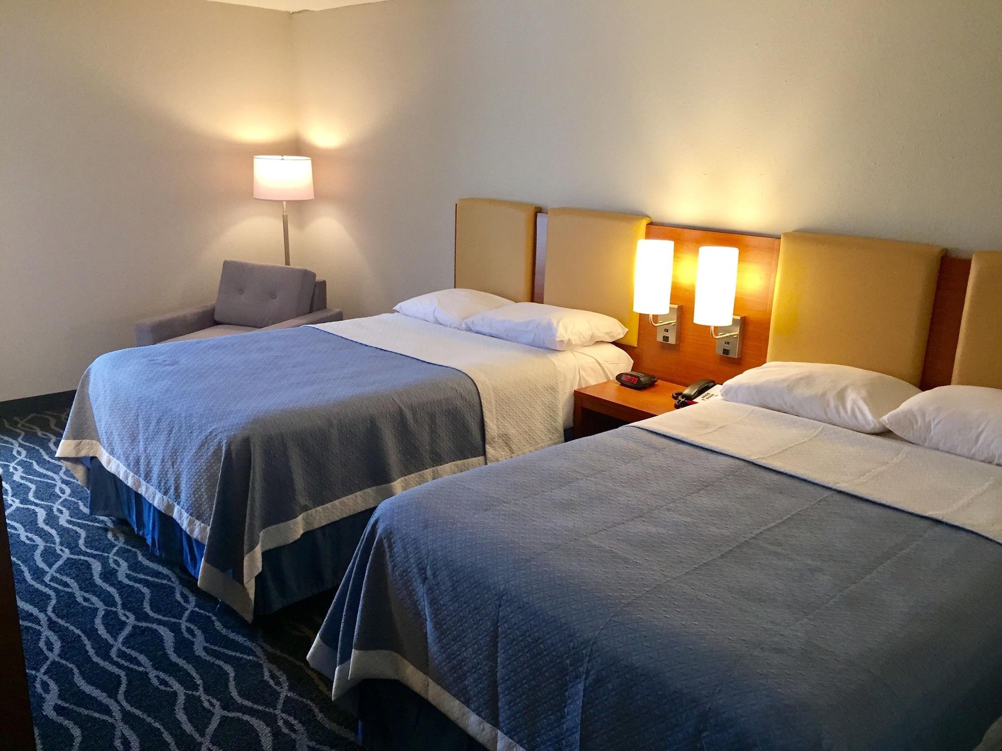 Days Inn & Suites By Wyndham Cincinnati North Springdale Eksteriør bilde