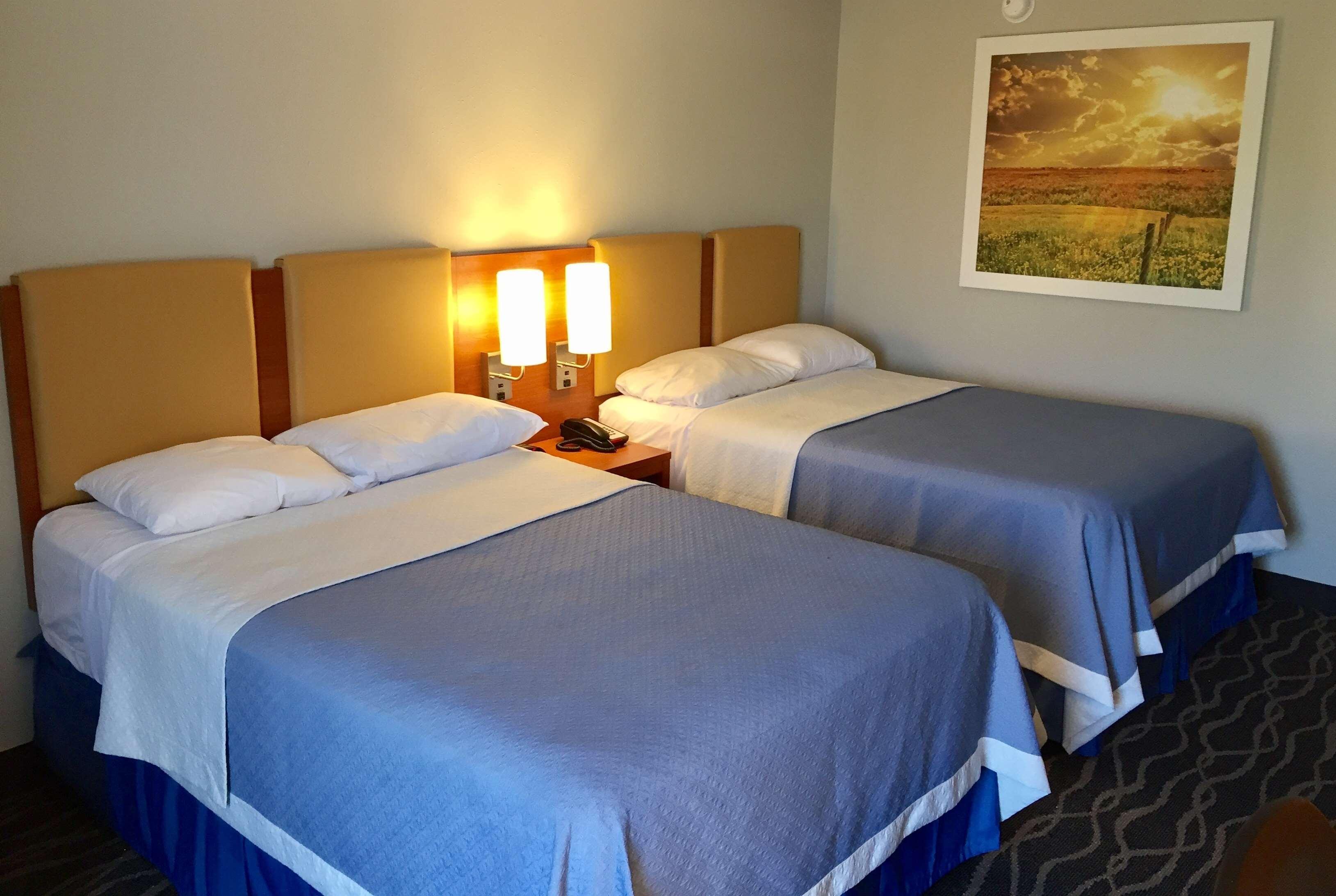 Days Inn & Suites By Wyndham Cincinnati North Springdale Eksteriør bilde
