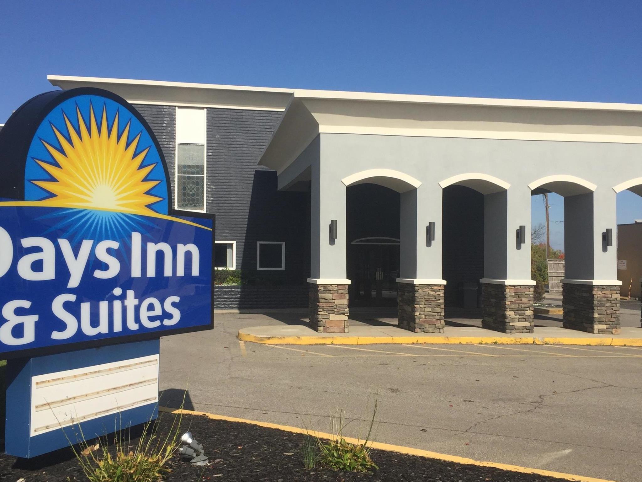Days Inn & Suites By Wyndham Cincinnati North Springdale Eksteriør bilde