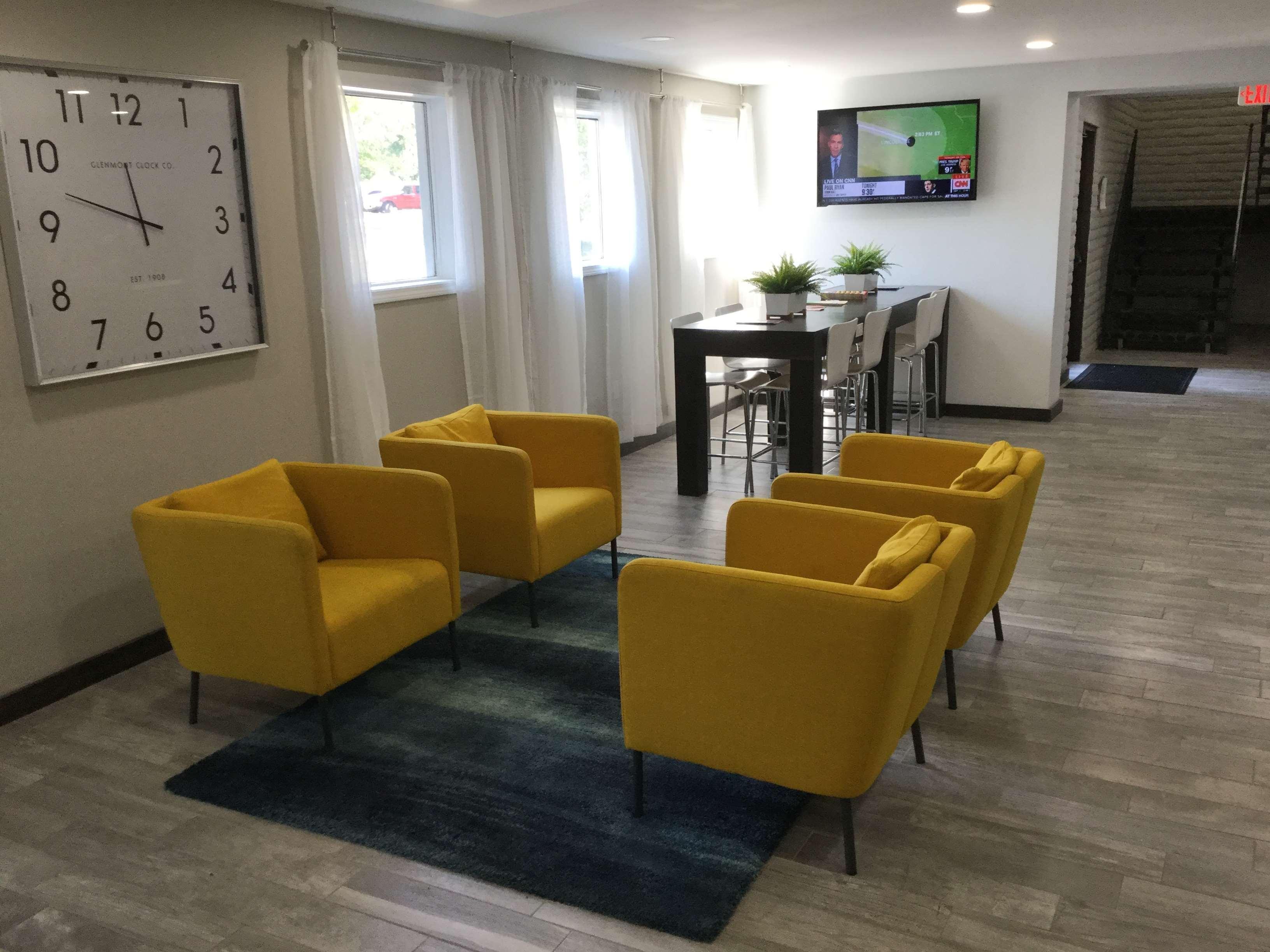 Days Inn & Suites By Wyndham Cincinnati North Springdale Eksteriør bilde