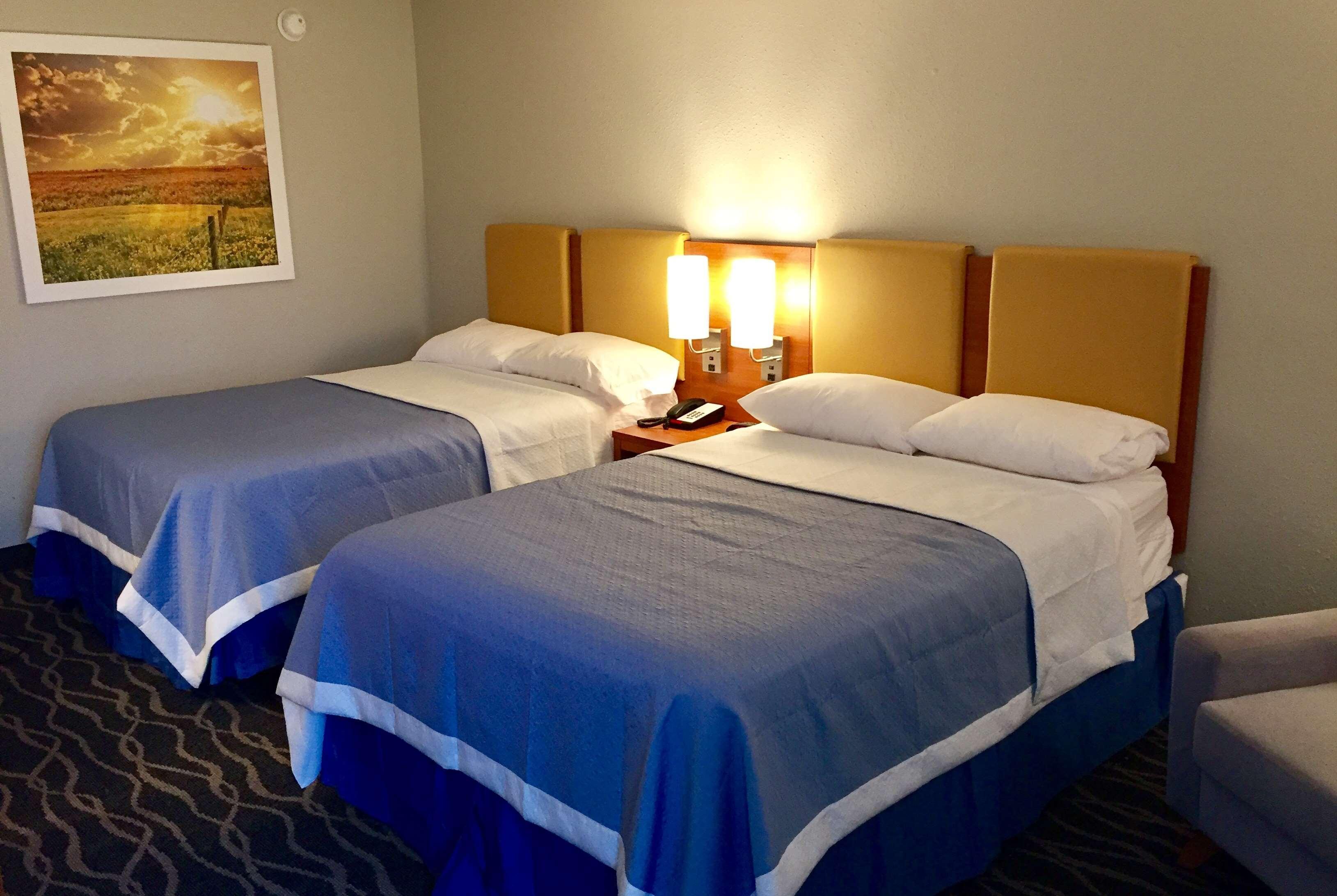 Days Inn & Suites By Wyndham Cincinnati North Springdale Eksteriør bilde