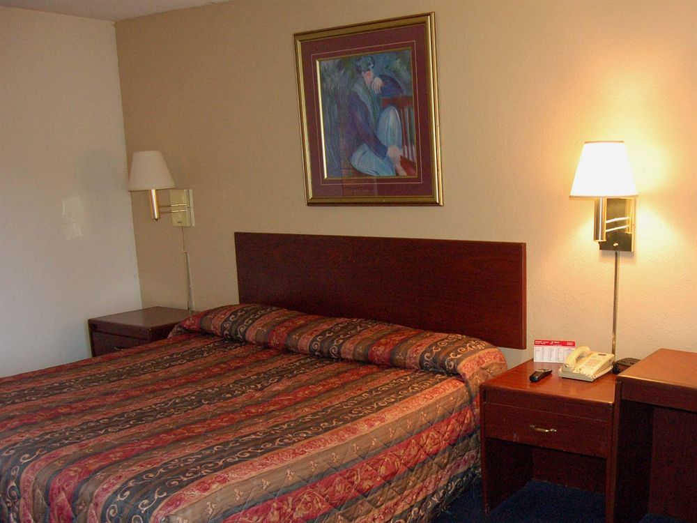 Days Inn & Suites By Wyndham Cincinnati North Springdale Eksteriør bilde