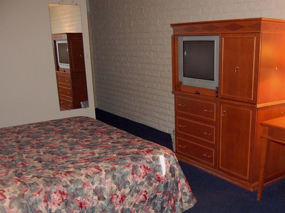 Days Inn & Suites By Wyndham Cincinnati North Springdale Eksteriør bilde
