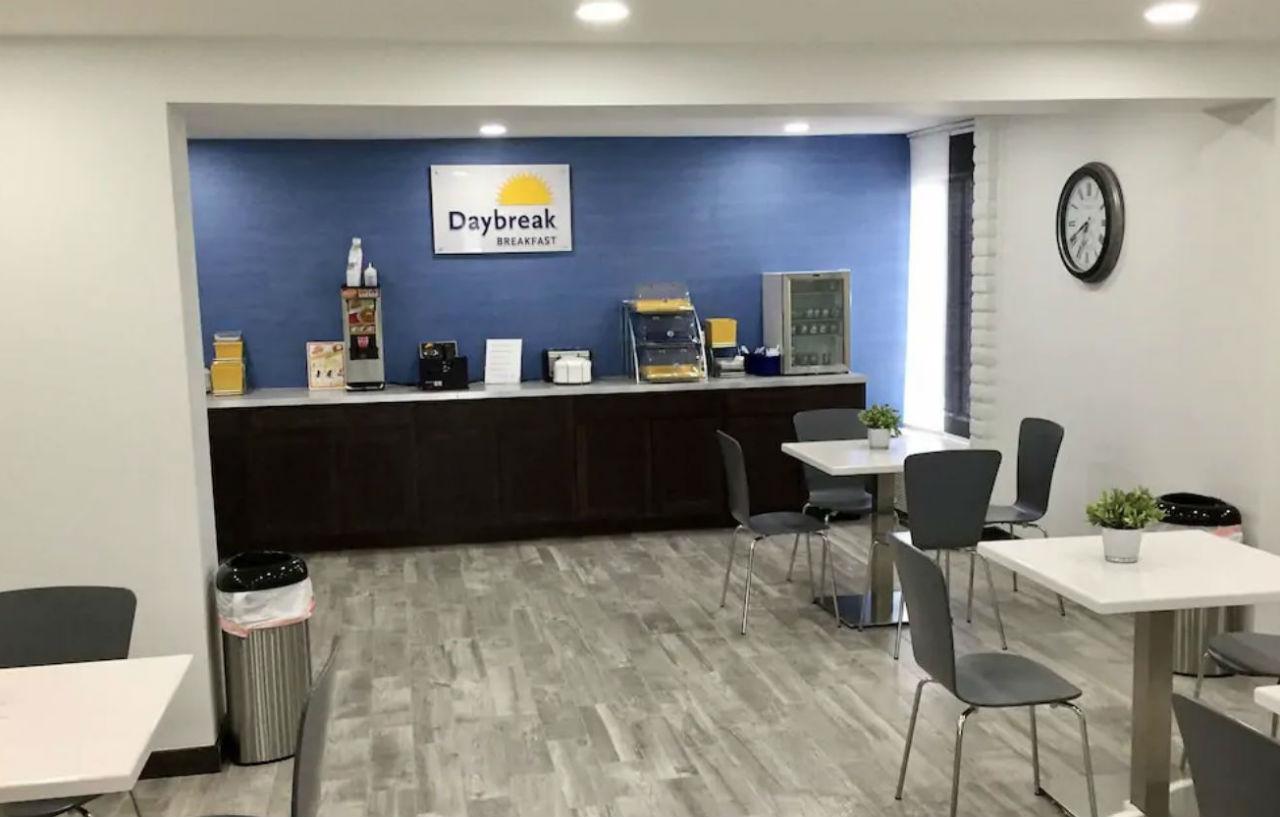 Days Inn & Suites By Wyndham Cincinnati North Springdale Eksteriør bilde